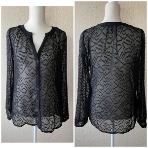Banana Republic Sheer long sleeve blouse - xs